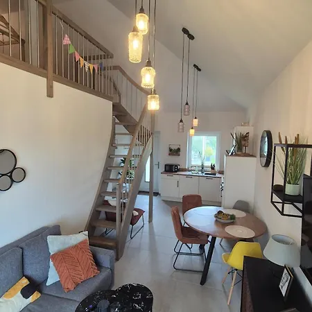 Nagelneues Mit Spielbereich Und Garten *